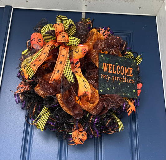 Halloween Wreath..Welcome my prettties